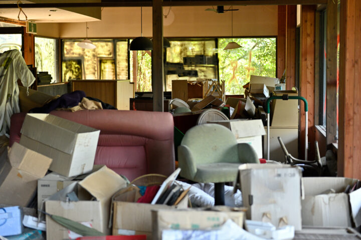 遺品整理家財道具のゴミの山